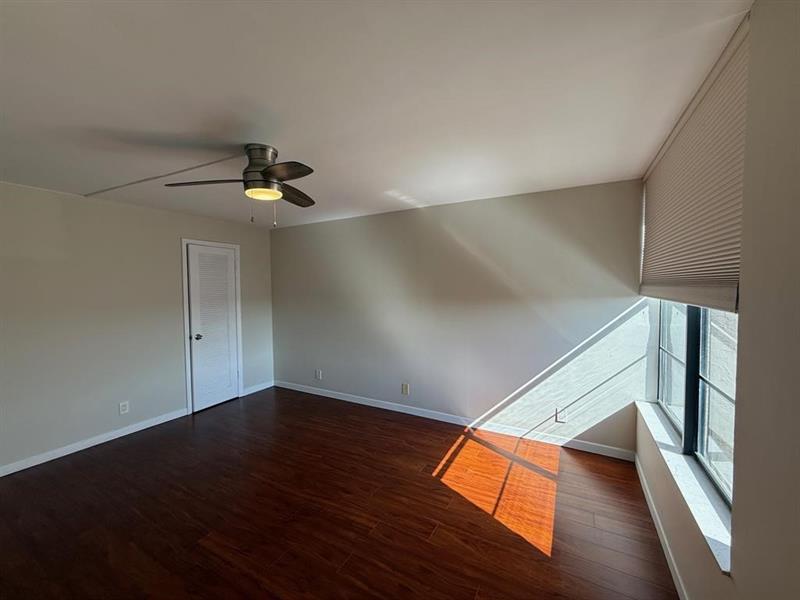 Image 8 of 10 For 9 Royal Palm Way  6040