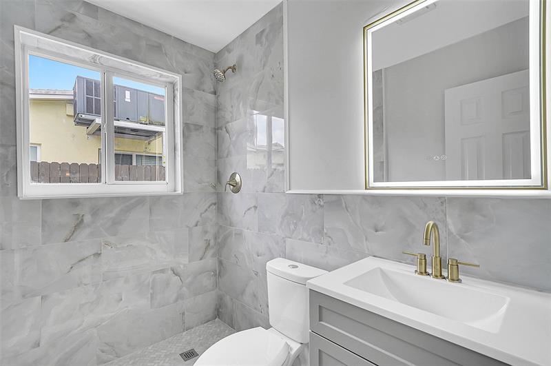 Image 19 of 40 For 4710 43rd Ave