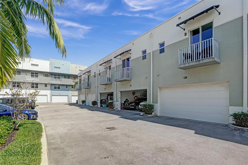 Image 2 of 35 For 480 35th Ct  2