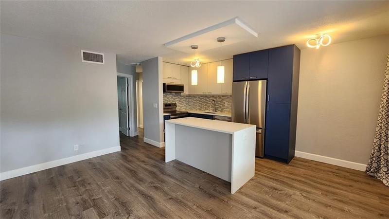 Image 3 of 12 For 2607 8th Ave  14