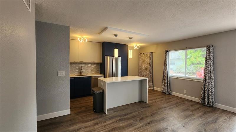 Image 5 of 12 For 2607 8th Ave  14