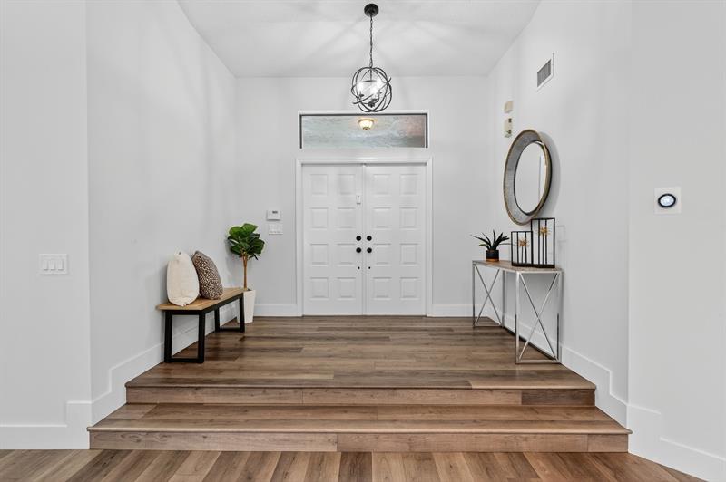 Image 18 of 83 For 1240 Fairfax Ct