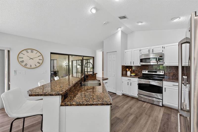 Image 32 of 83 For 1240 Fairfax Ct