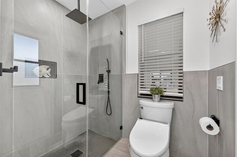 Image 42 of 83 For 1240 Fairfax Ct