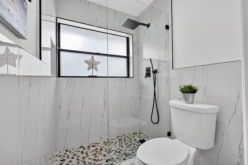 Image 51 of 83 For 1240 Fairfax Ct