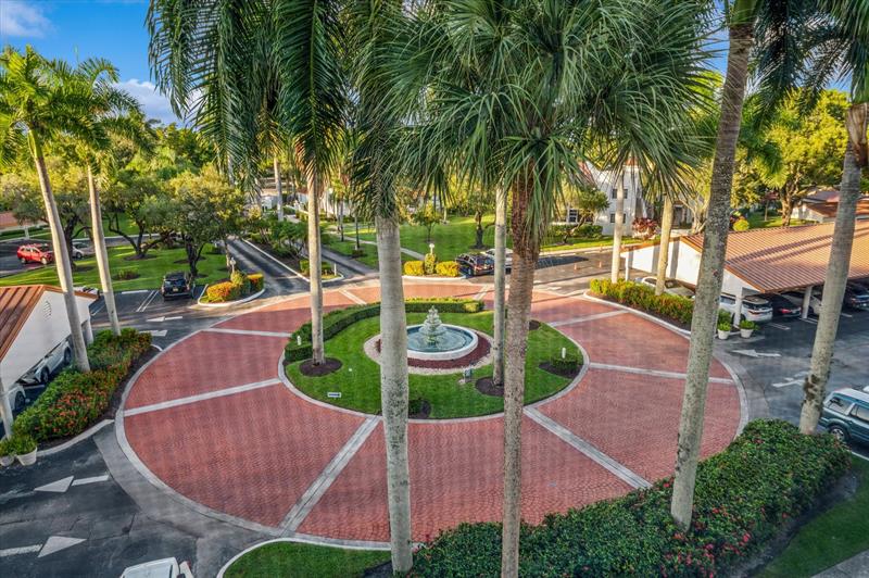 Image 16 of 19 For 4112 Palm Aire Dr  124a