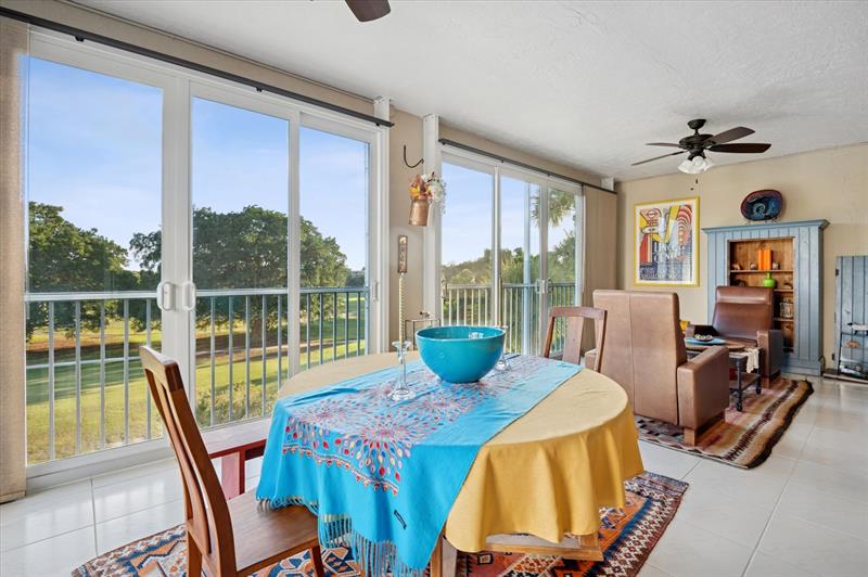 Image 18 of 19 For 4112 Palm Aire Dr  124a