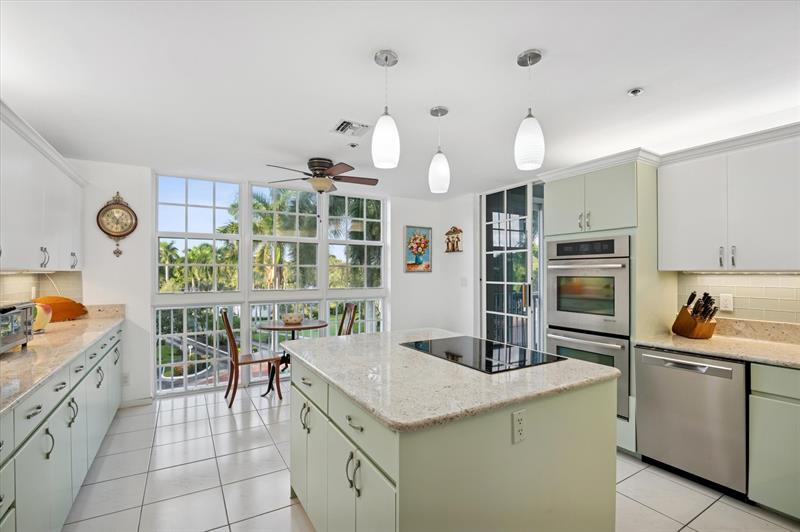 Image 8 of 19 For 4112 Palm Aire Dr  124a
