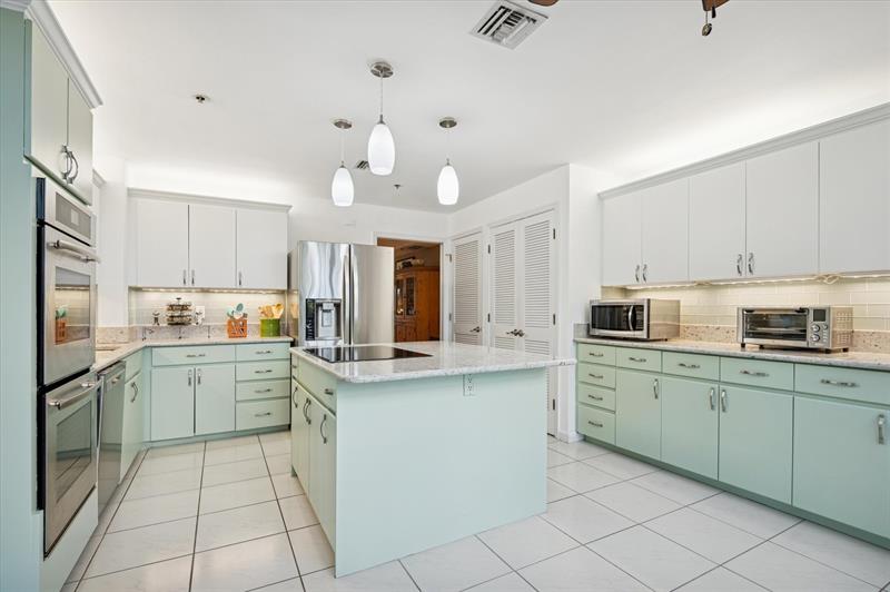 Image 9 of 19 For 4112 Palm Aire Dr  124a