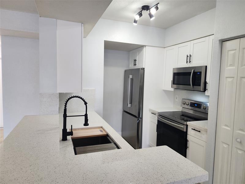 Image 12 of 52 For 2549 Centergate Drive  102