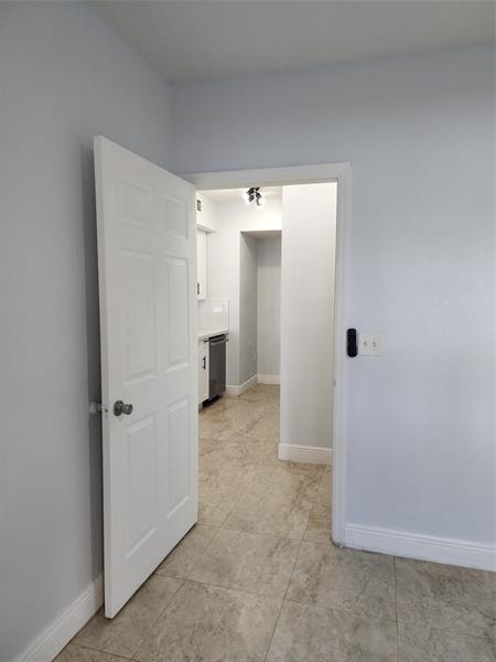 Image 16 of 52 For 2549 Centergate Drive  102