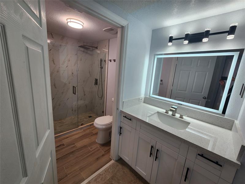 Image 25 of 52 For 2549 Centergate Drive  102