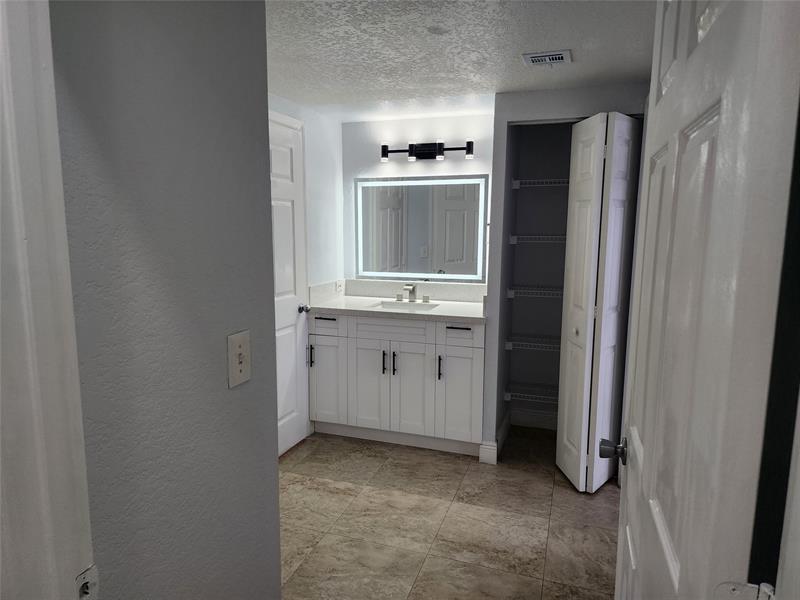 Image 26 of 52 For 2549 Centergate Drive  102