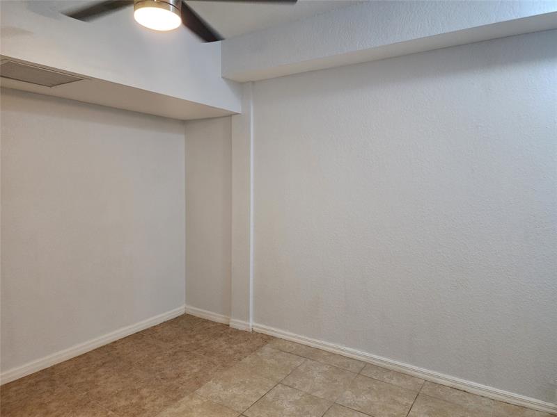 Image 28 of 52 For 2549 Centergate Drive  102