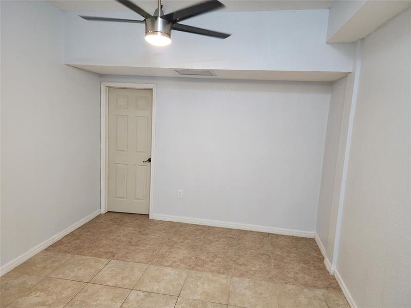 Image 30 of 52 For 2549 Centergate Drive  102