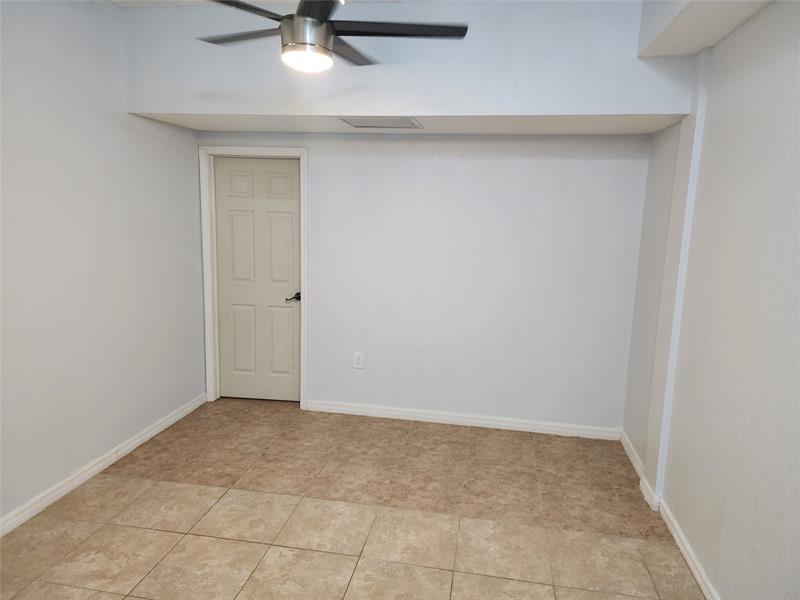 Image 32 of 52 For 2549 Centergate Drive  102