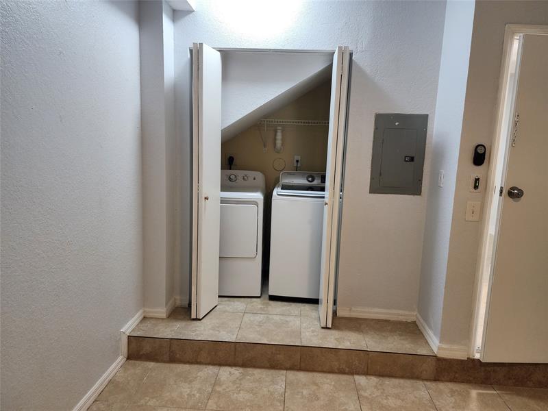 Image 33 of 52 For 2549 Centergate Drive  102