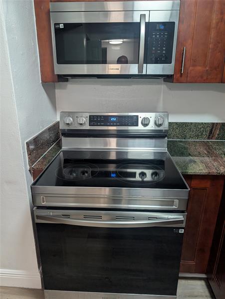 Image 10 of 18 For 5820 17th Pl  112