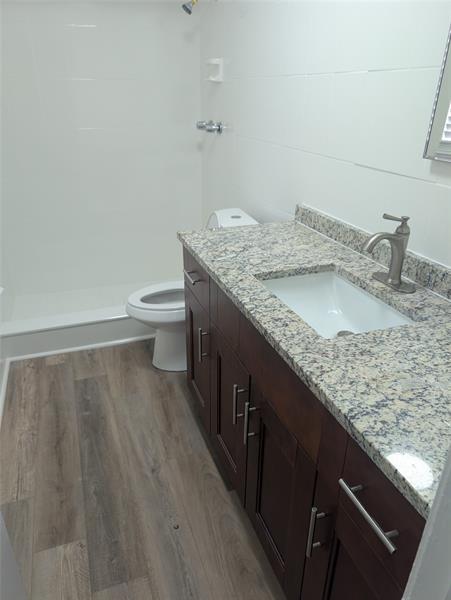 Image 16 of 18 For 5820 17th Pl  112