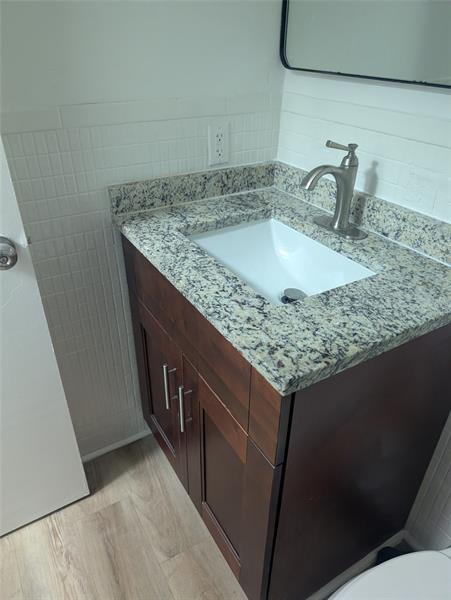 Image 8 of 18 For 5820 17th Pl  112