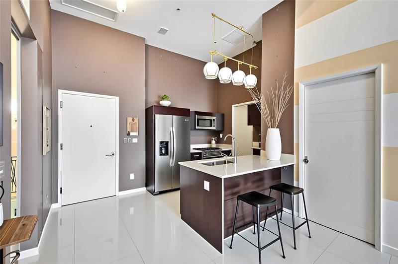 Image 10 of 59 For 1900 Bayshore Dr  715