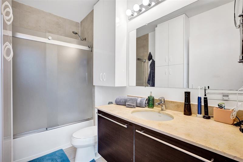 Image 14 of 59 For 1900 Bayshore Dr  715