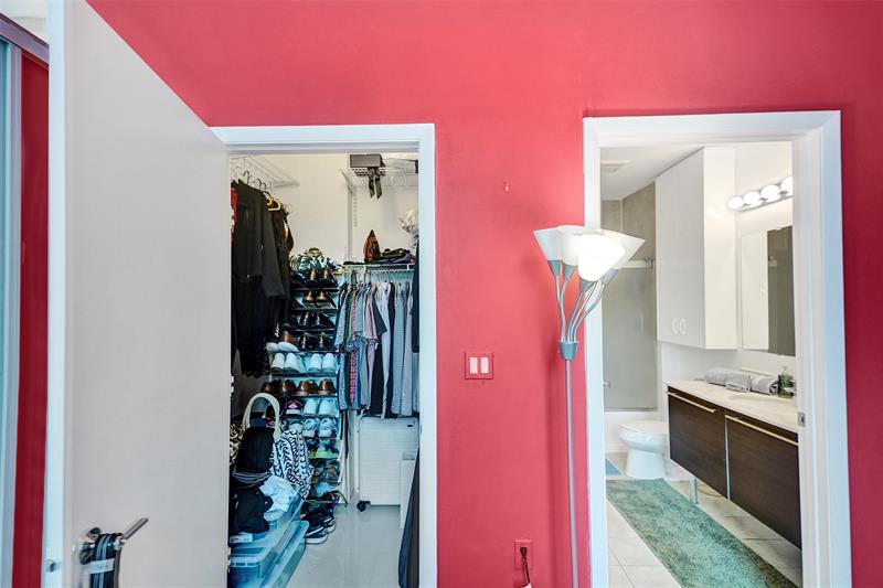 Image 19 of 59 For 1900 Bayshore Dr  715