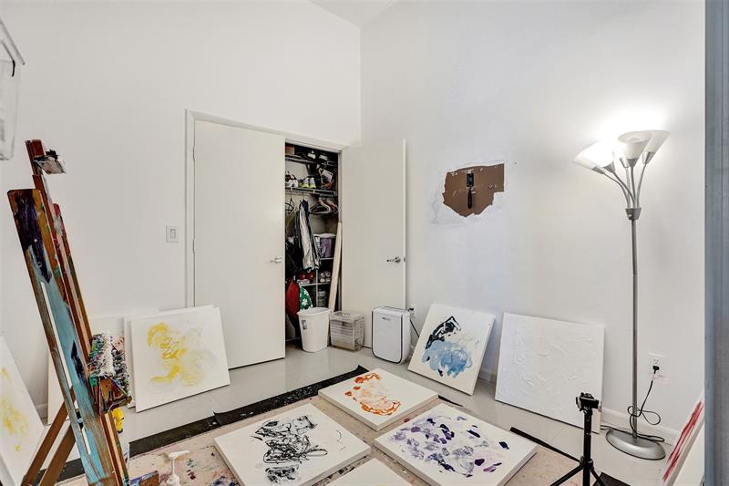 Image 22 of 59 For 1900 Bayshore Dr  715