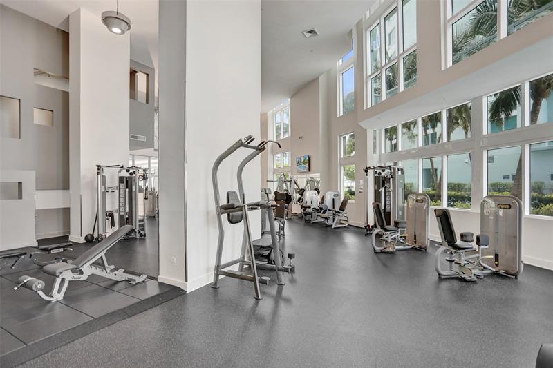 Image 34 of 59 For 1900 Bayshore Dr  715