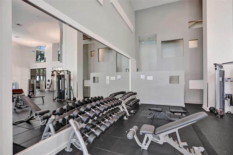 Image 36 of 59 For 1900 Bayshore Dr  715