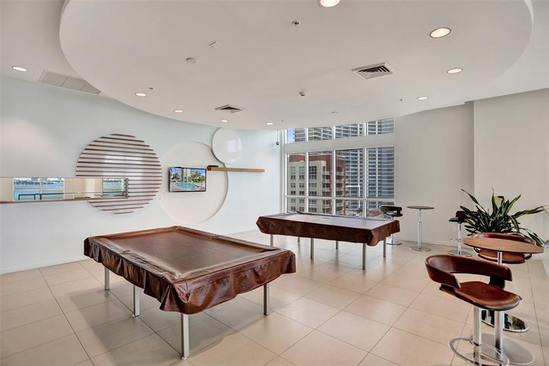 Image 45 of 59 For 1900 Bayshore Dr  715