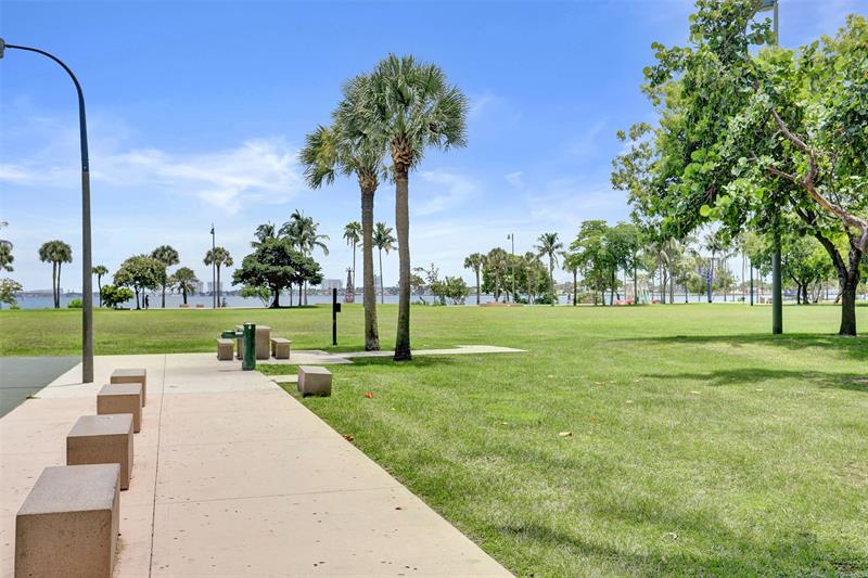 Image 55 of 59 For 1900 Bayshore Dr  715