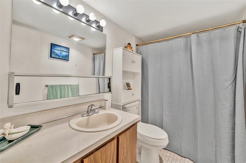 Image 25 of 29 For 121 3rd Ave  104