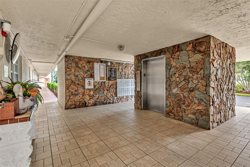 Image 7 of 29 For 121 3rd Ave  104