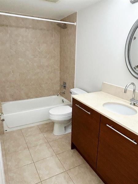 Image 20 of 31 For 2641 Flamingo Rd  2204n