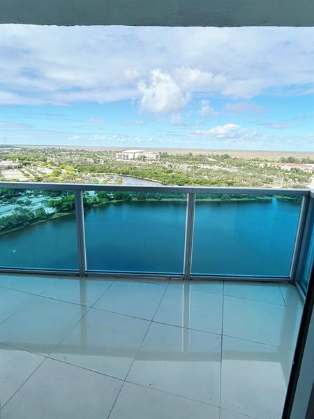 Image 6 of 31 For 2641 Flamingo Rd  2204n