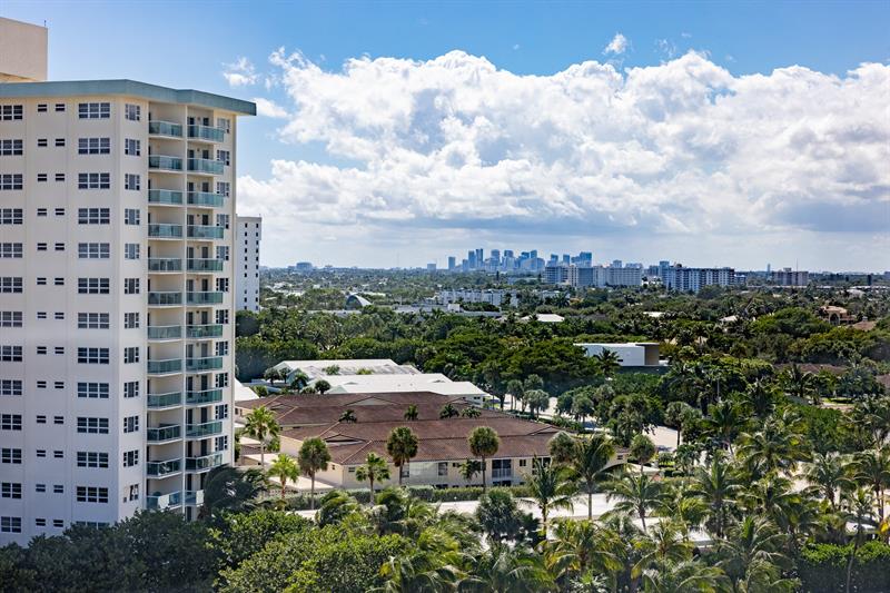 Image 34 of 86 For 2000 Ocean Blvd  10e