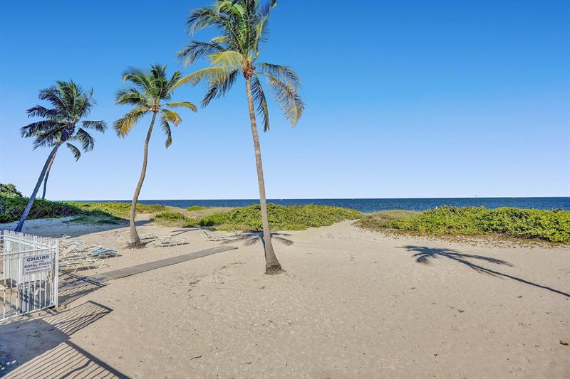 Image 57 of 86 For 2000 Ocean Blvd  10e