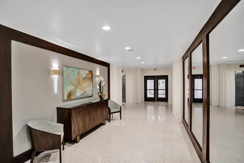 Image 67 of 86 For 2000 Ocean Blvd  10e