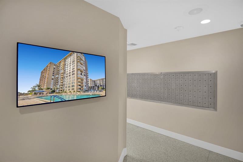 Image 70 of 86 For 2000 Ocean Blvd  10e