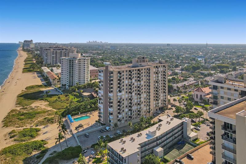 Image 82 of 86 For 2000 Ocean Blvd  10e