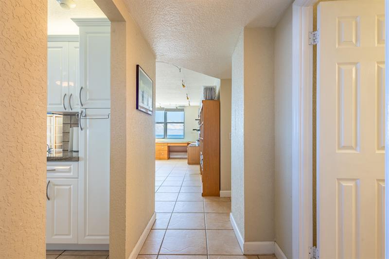 Image 9 of 86 For 2000 Ocean Blvd  10e