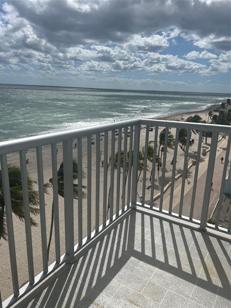 Image 11 of 41 For 400 Surf Rd  806