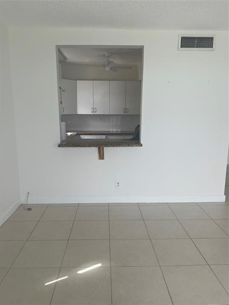 Image 19 of 41 For 400 Surf Rd  806