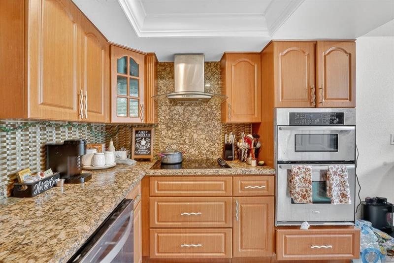 Image 13 of 31 For 950 80th Ave  106