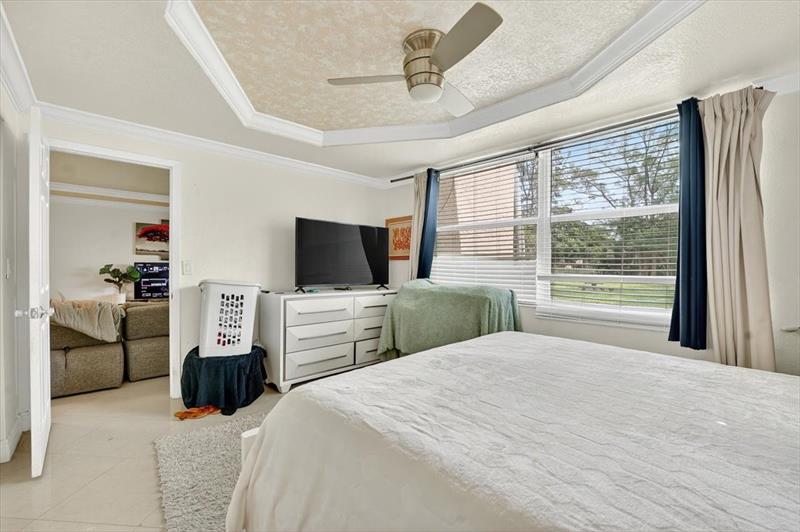 Image 22 of 31 For 950 80th Ave  106