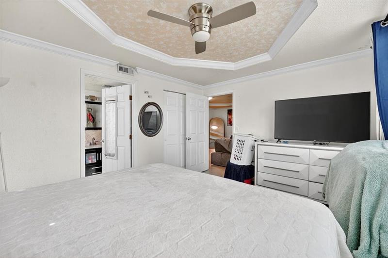 Image 23 of 31 For 950 80th Ave  106