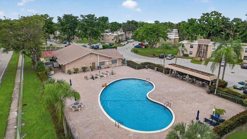 Image 29 of 31 For 950 80th Ave  106