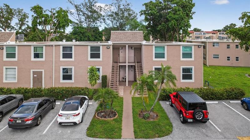 Image 3 of 31 For 950 80th Ave  106