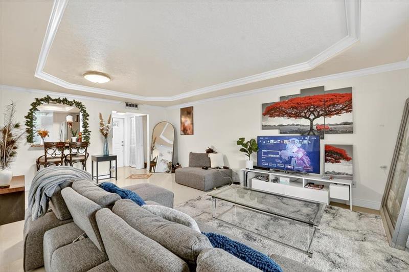 Image 7 of 31 For 950 80th Ave  106